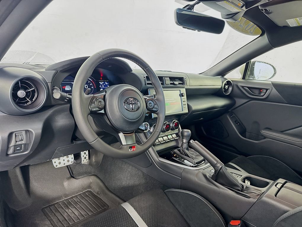 Used 2024 Toyota GR86 Premium image 12