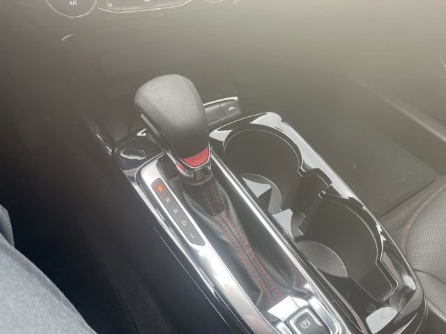 Used 2025 Chevrolet Trax RS w/ Sunroof Package FWD image 12