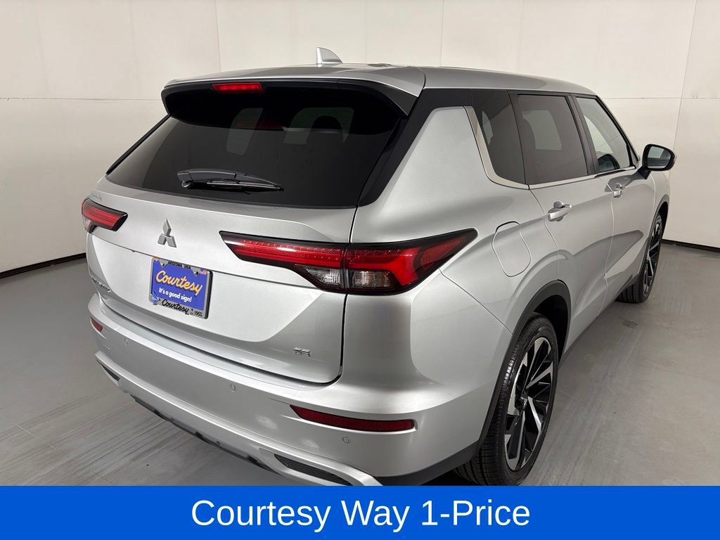 Used 2024 Mitsubishi Outlander SE FWD image 10