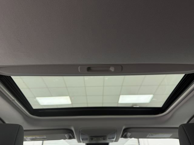 Used 2022 Toyota RAV4 XLE w/ Convenience Package FWD image 34