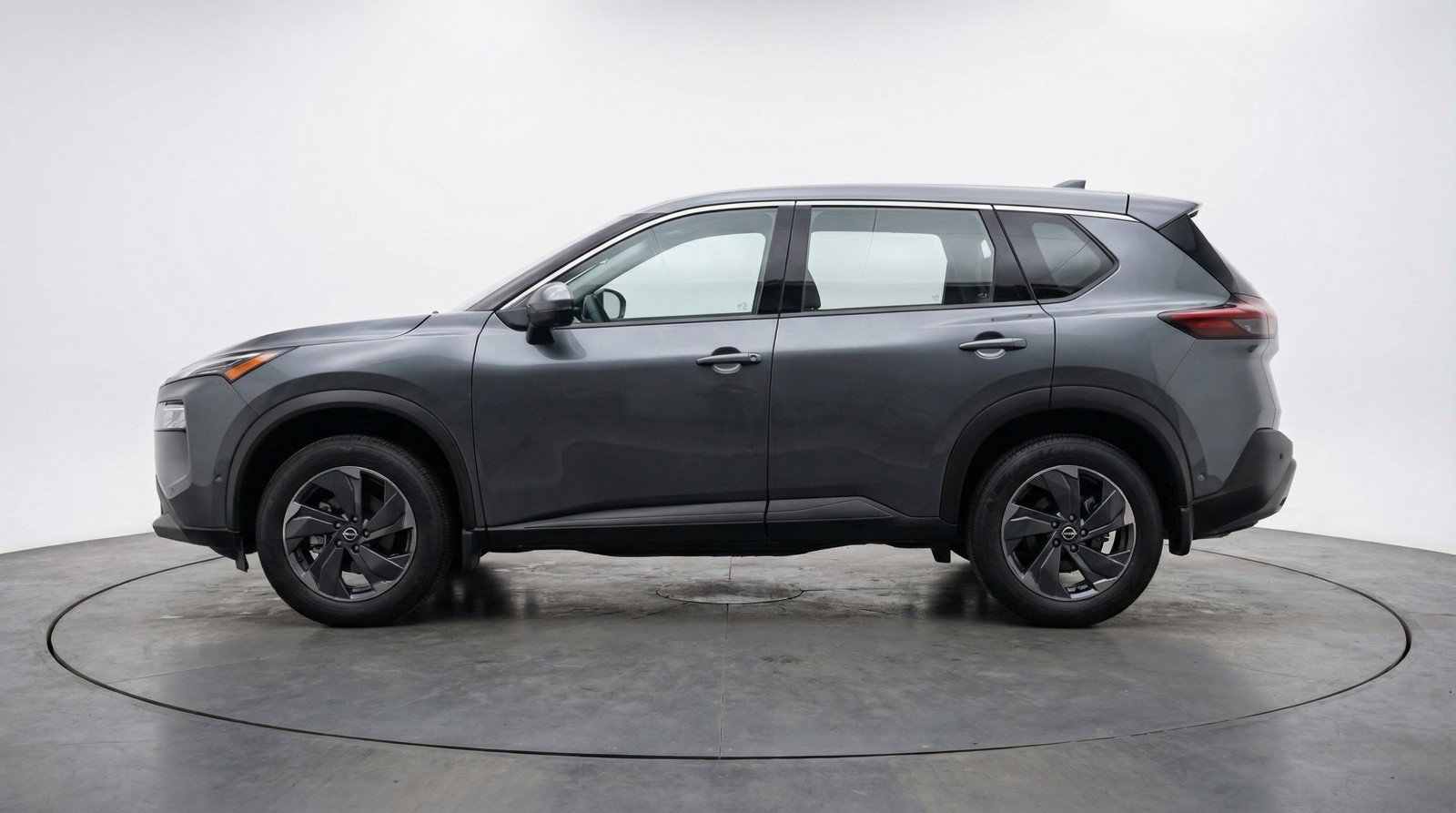 Used 2025 Nissan Rogue SV image 5