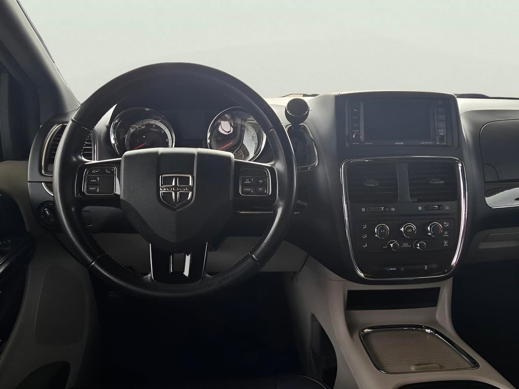 Used 2020 Dodge Grand Caravan SXT image 26