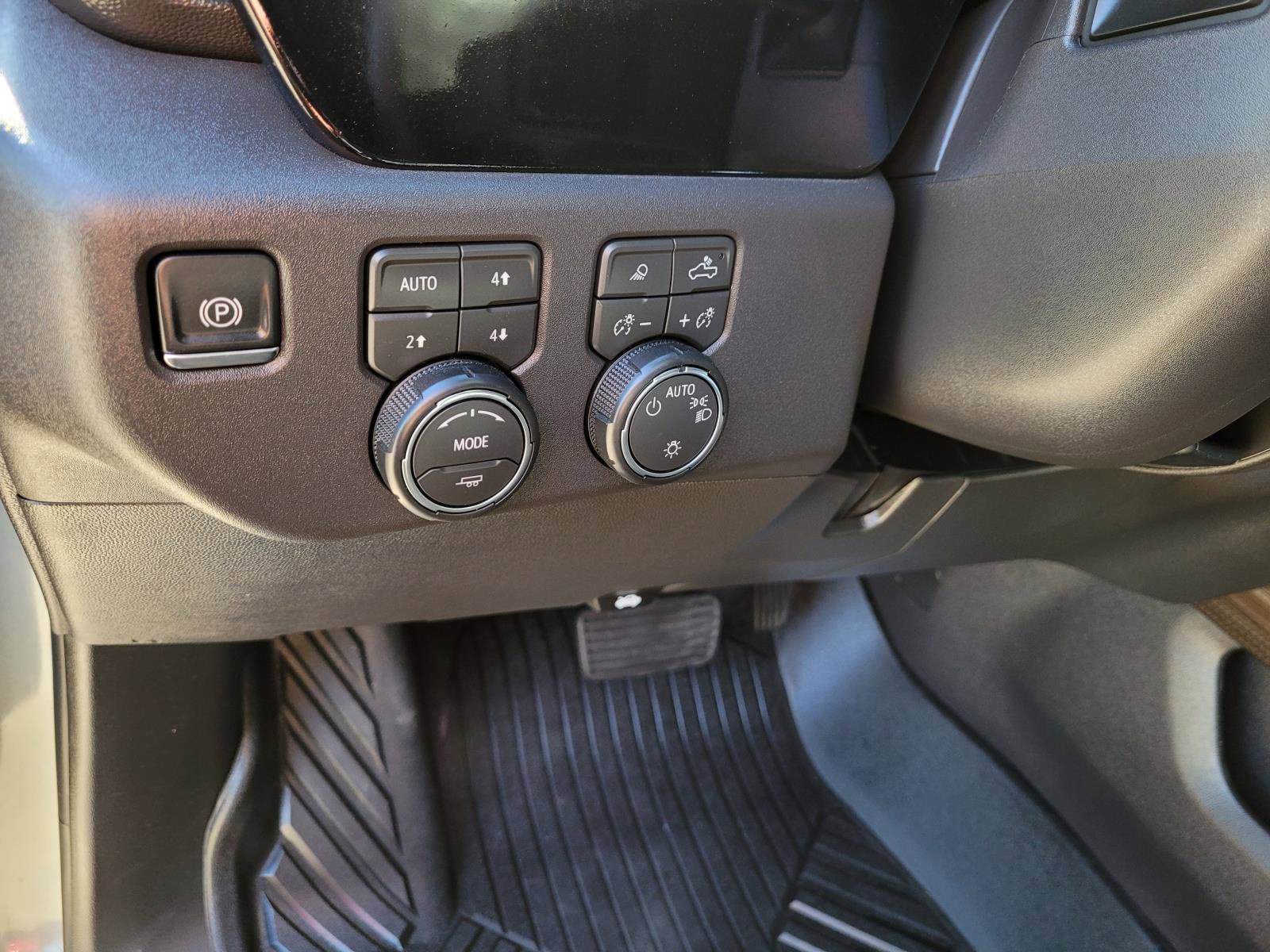 Used 2026 Chevrolet Silverado 1500 LT AWD/4WD image 22