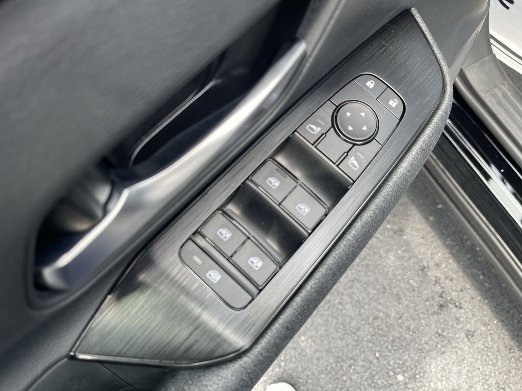 New 2026 Nissan Kicks SV FWD image 17