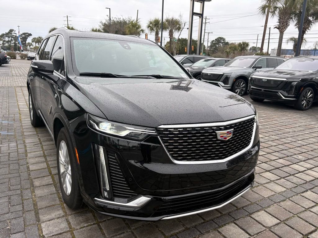 Used 2024 Cadillac XT6 Luxury image 4
