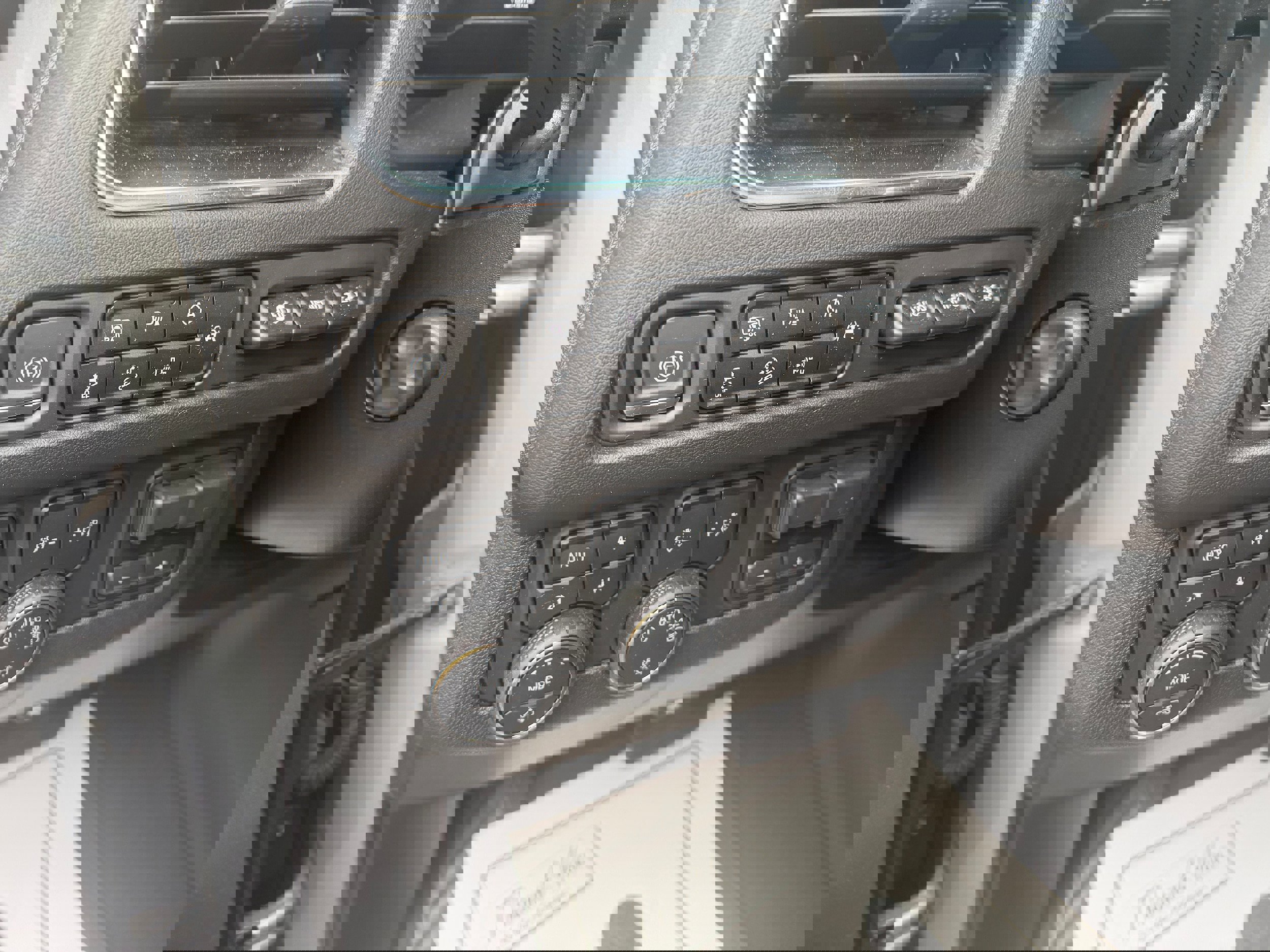 Used 2023 Chevrolet Tahoe High Country w/ Advanced Technology Package image 16