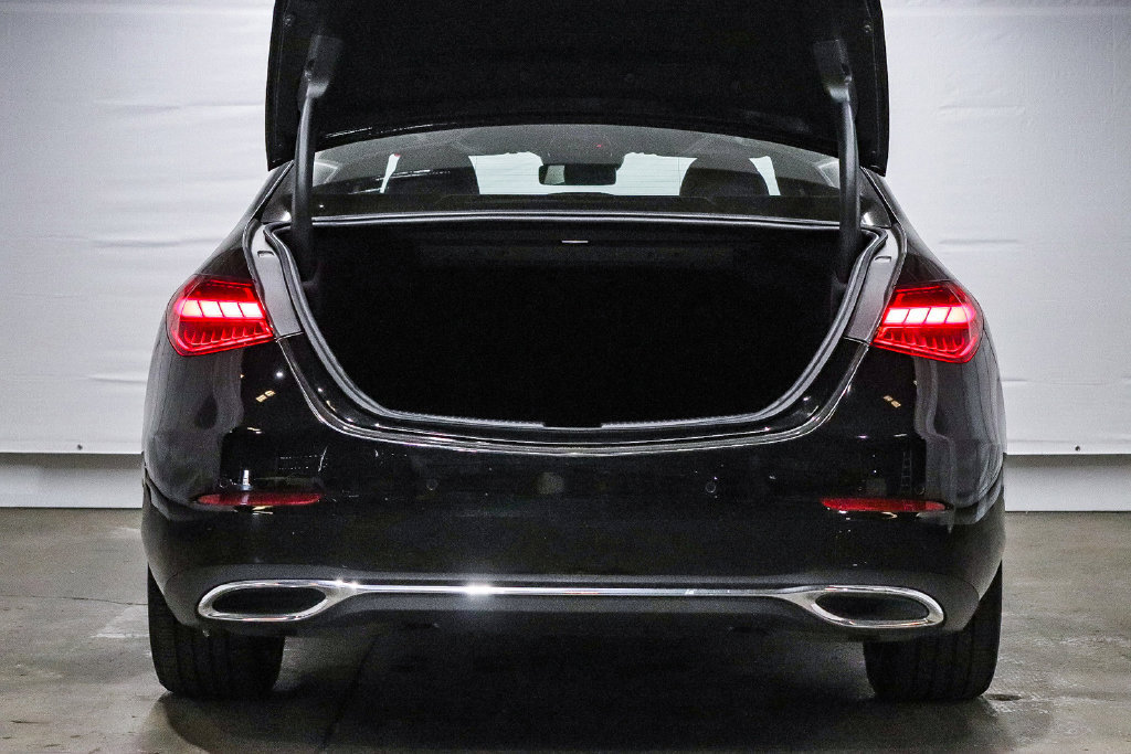 Used 2025 Mercedes-Benz C 300 4MATIC Sedan image 27