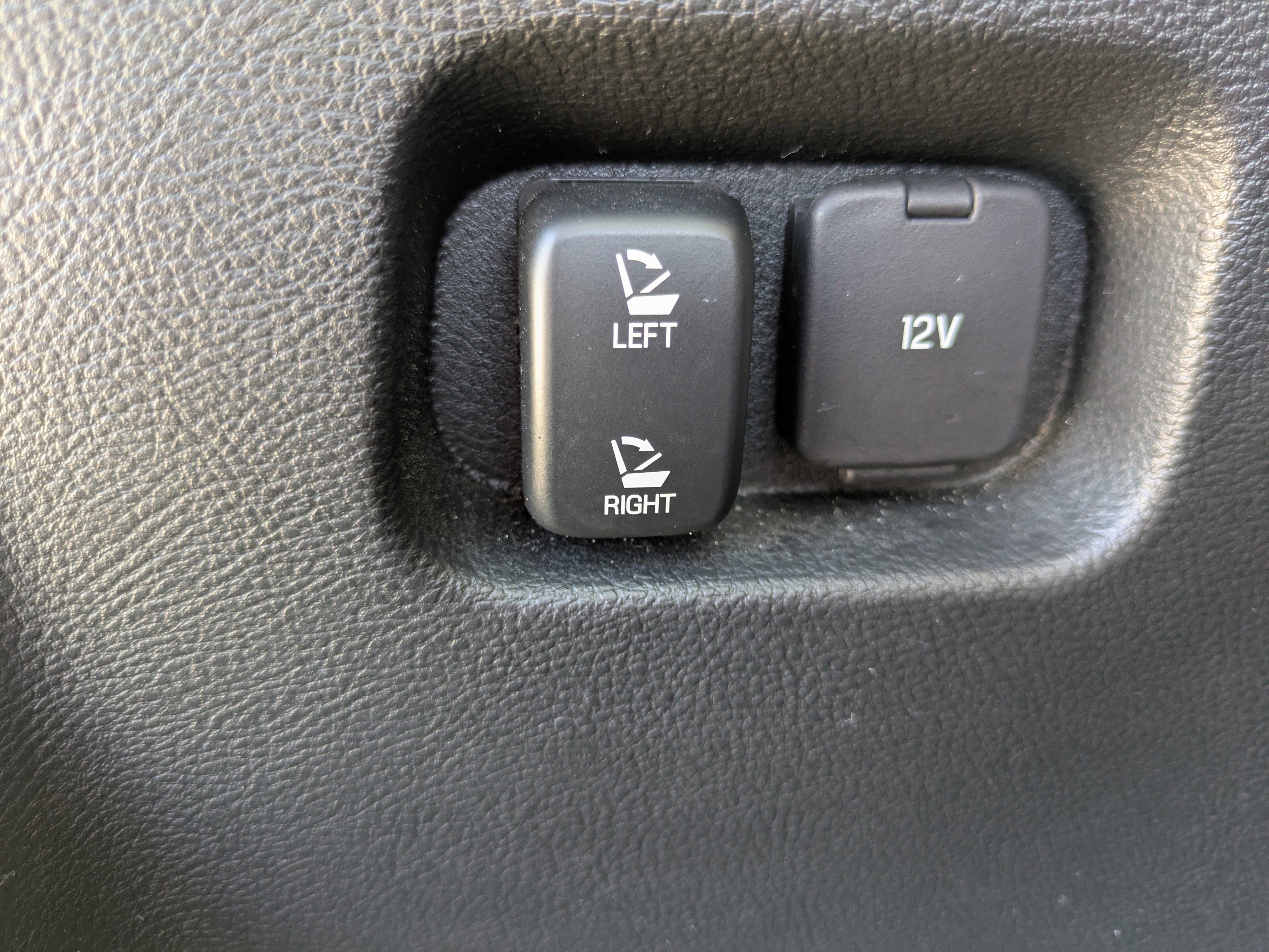 Used 2023 Ford Edge SEL image 11