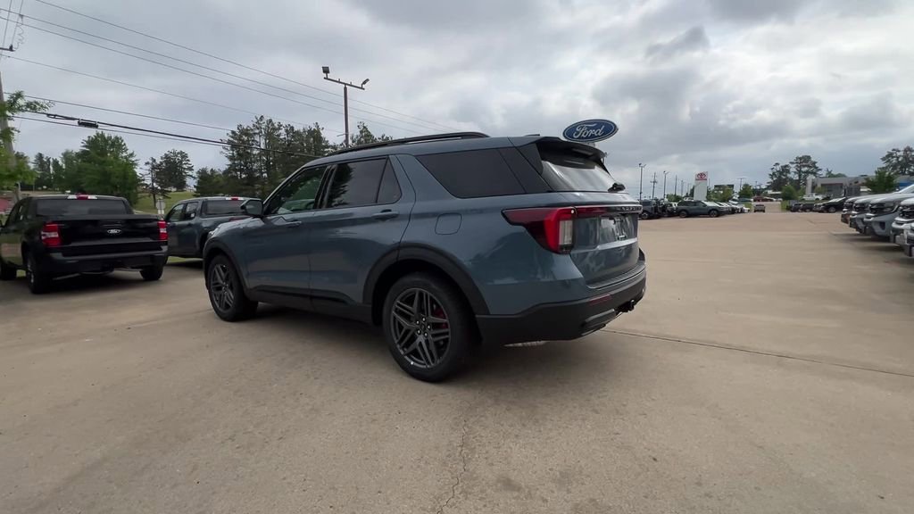 New 2026 Ford Explorer ST-Line RWD image 4