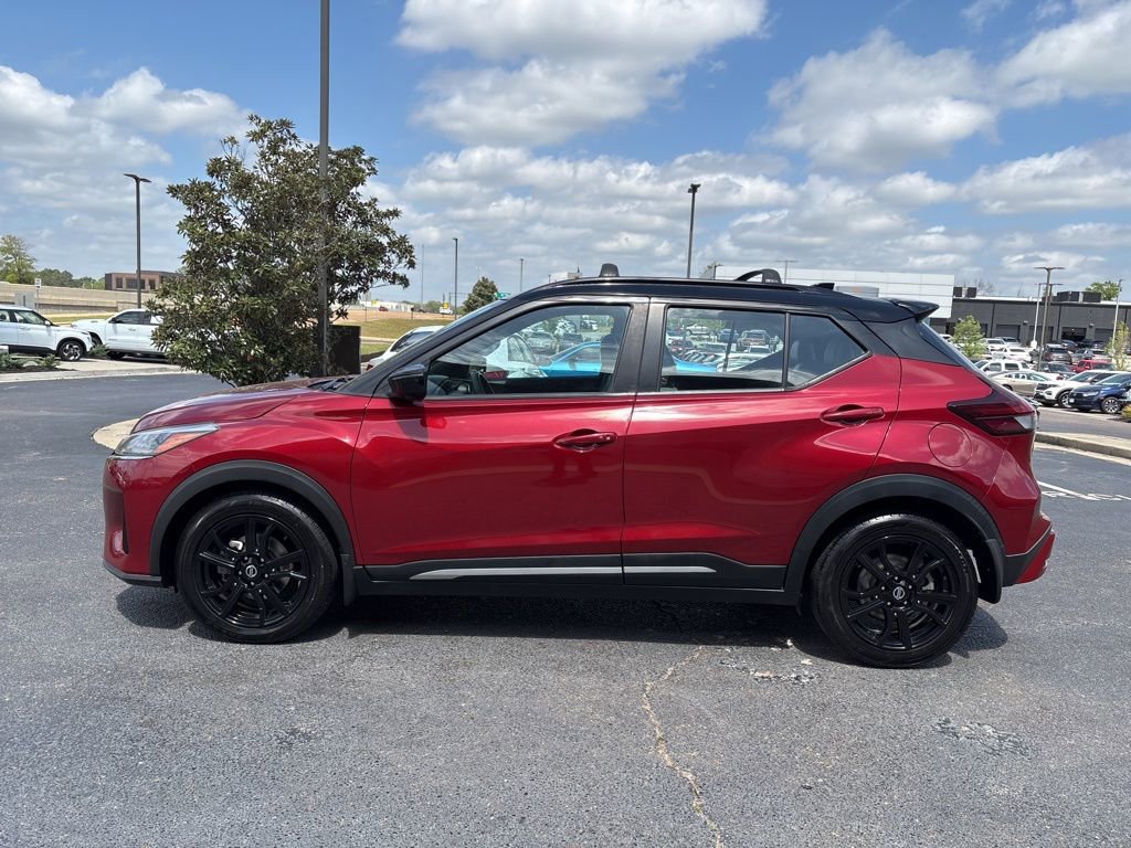 Used 2021 Nissan Kicks SR w/ SR Premium Package FWD image 9