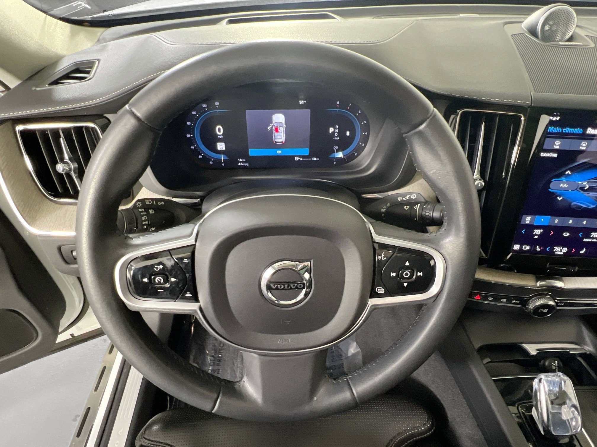 Used 2022 Volvo XC60 B5 Inscription w/ Advanced Package image 11