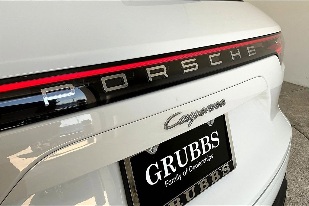 Used 2023 Porsche Cayenne image 40