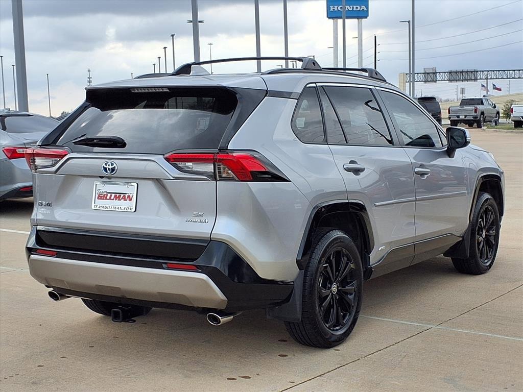 Used 2022 Toyota RAV4 SE w/ Convenience Package image 7