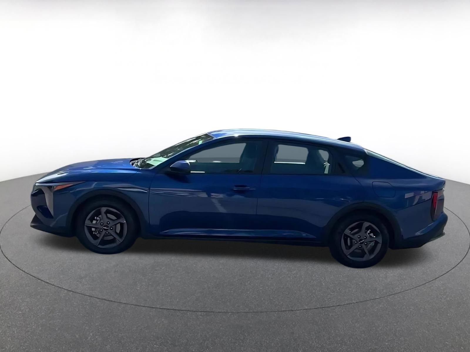 Used 2025 Kia K4 LXS image 9