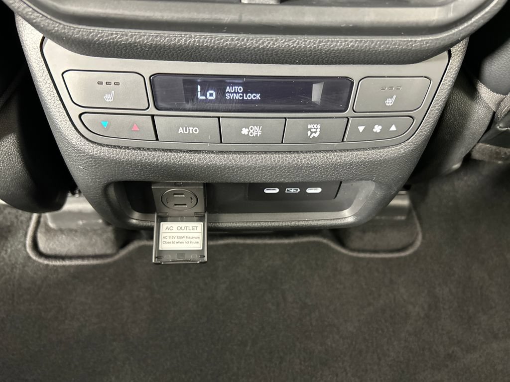 Used 2025 Honda Pilot Elite image 17