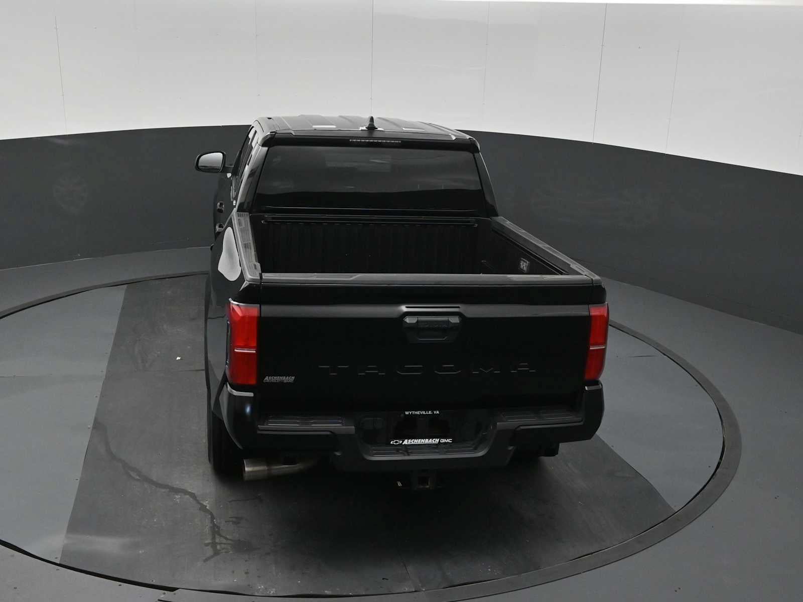 Used 2025 Toyota Tacoma SR5 RWD image 15
