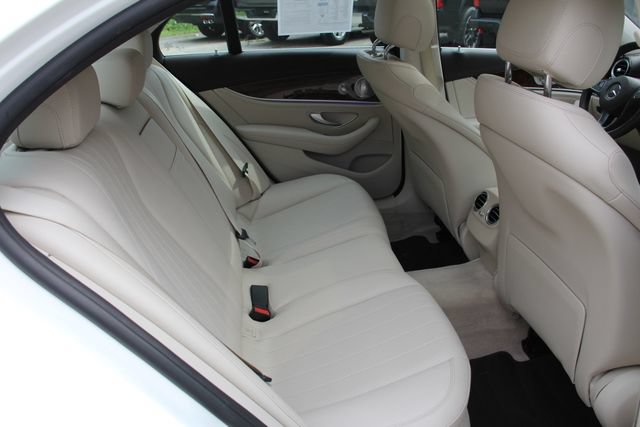 Used 2017 Mercedes-Benz E 300 4MATIC image 35