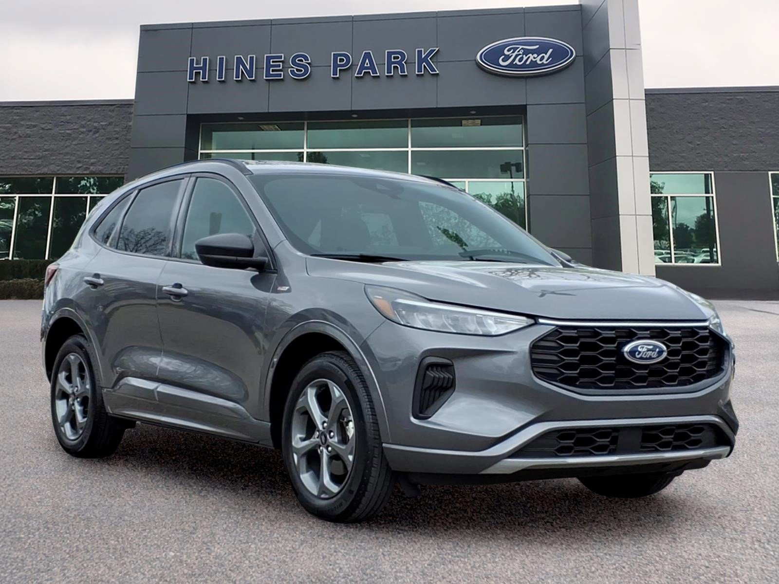 Used 2024 Ford Escape ST-Line w/ Tech Pack #1 AWD/4WD image 1
