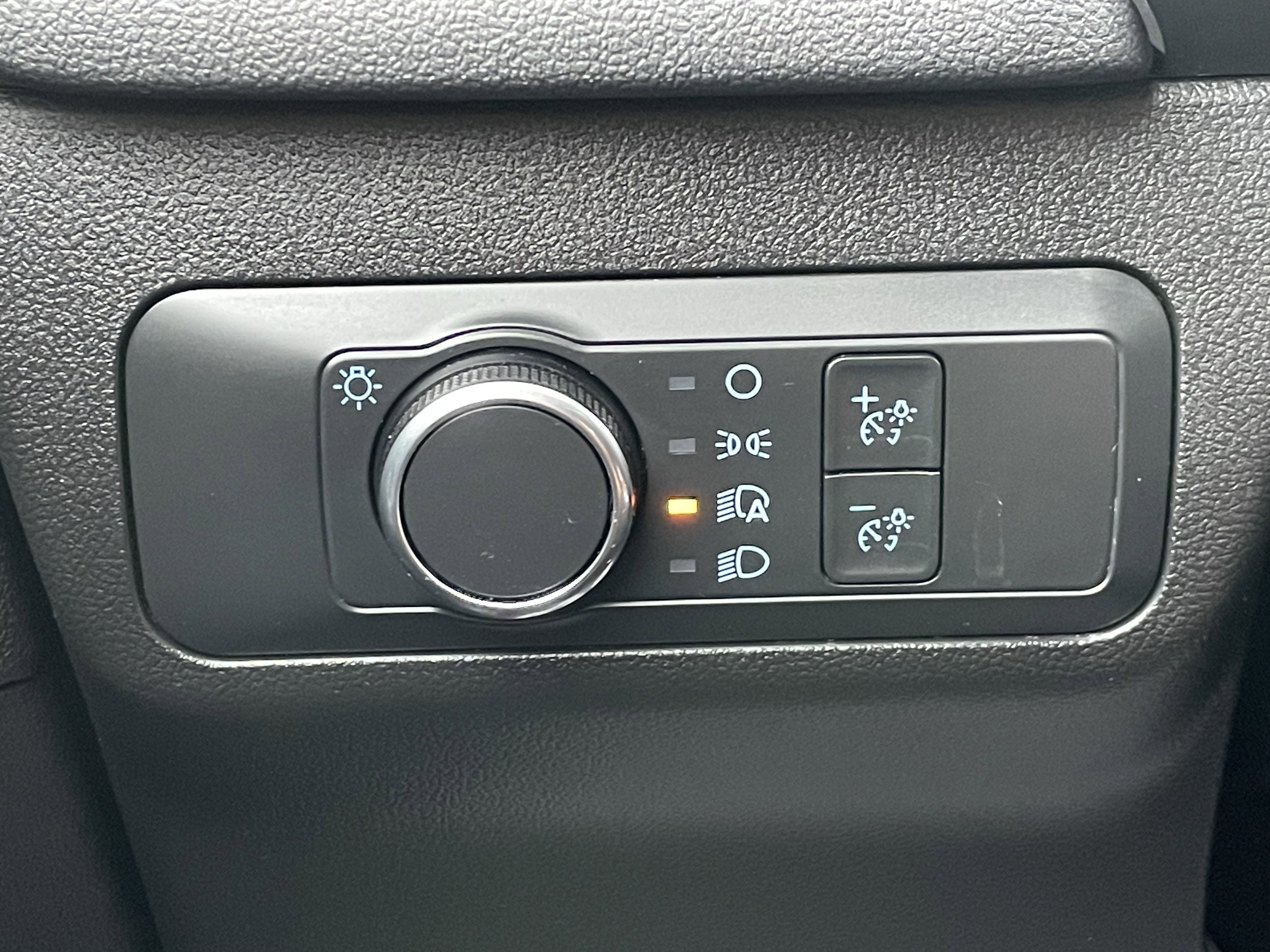 Used 2022 Ford Escape SE w/ Cold Weather Package image 20