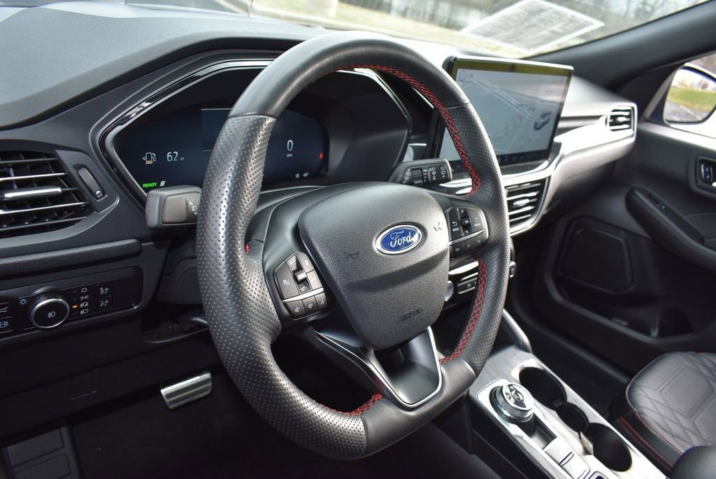 Used 2023 Ford Escape ST-Line Elite w/ Premium Technology Package AWD/4WD image 10