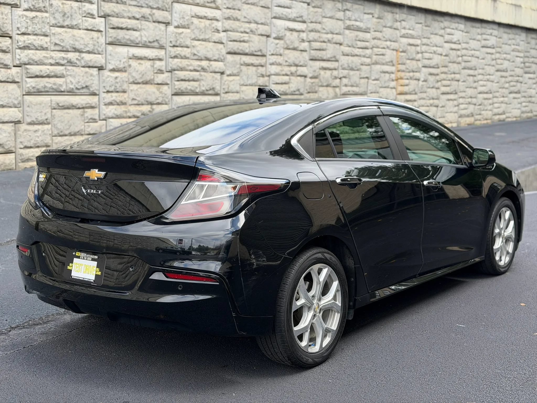 Used 2017 Chevrolet Volt Premier w/ Driver Confidence II Package FWD image 6