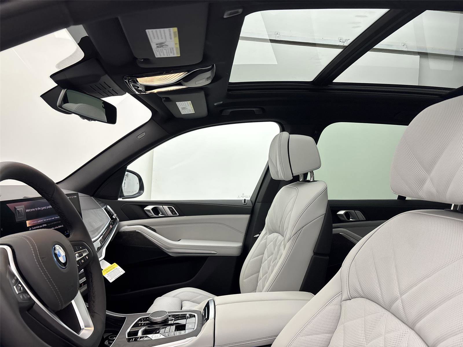 New 2026 BMW X5 xDrive50e w/ Climate Comfort Package image 24