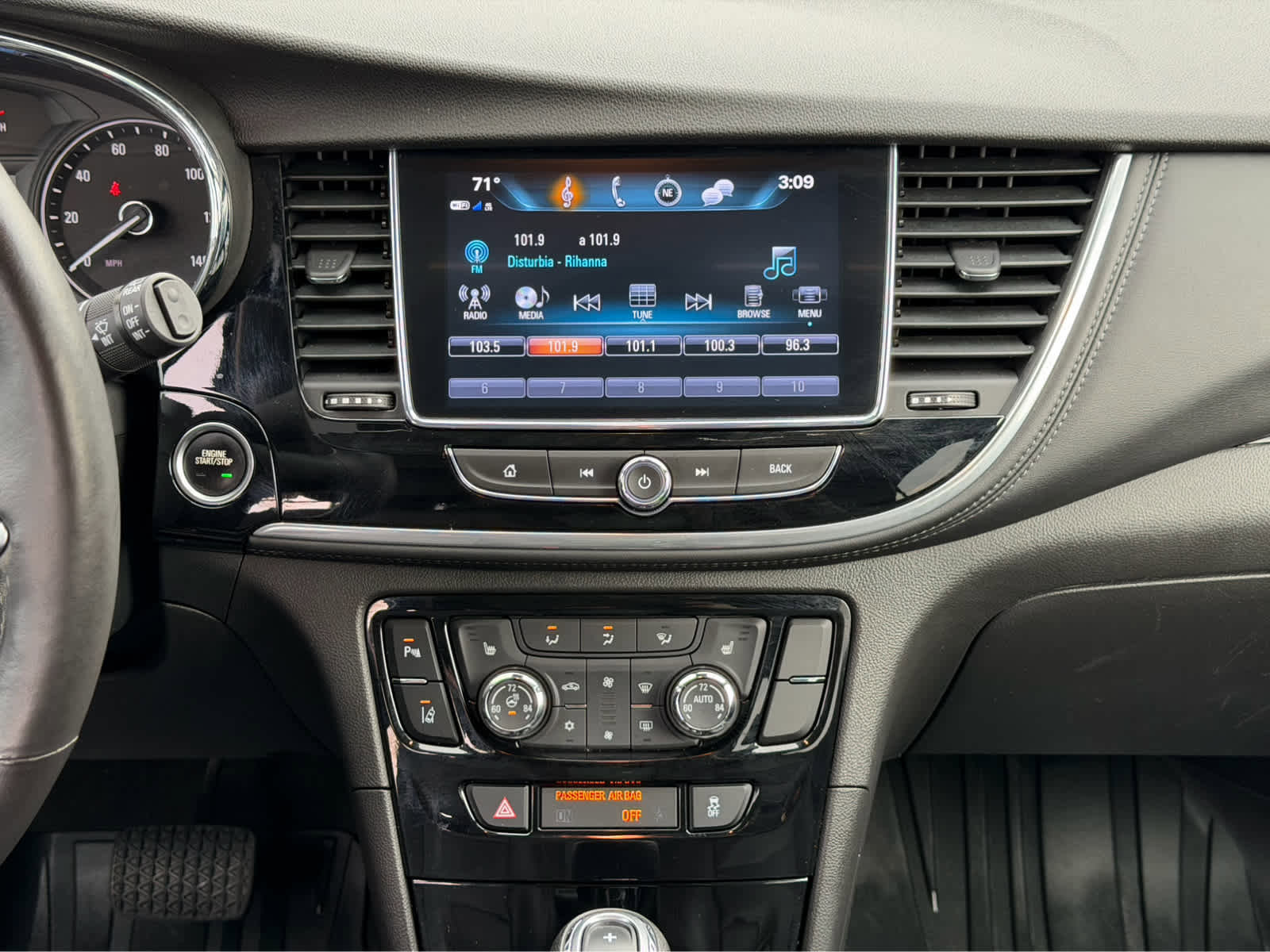 Used 2019 Buick Encore Essence w/ Experience Buick Package image 17