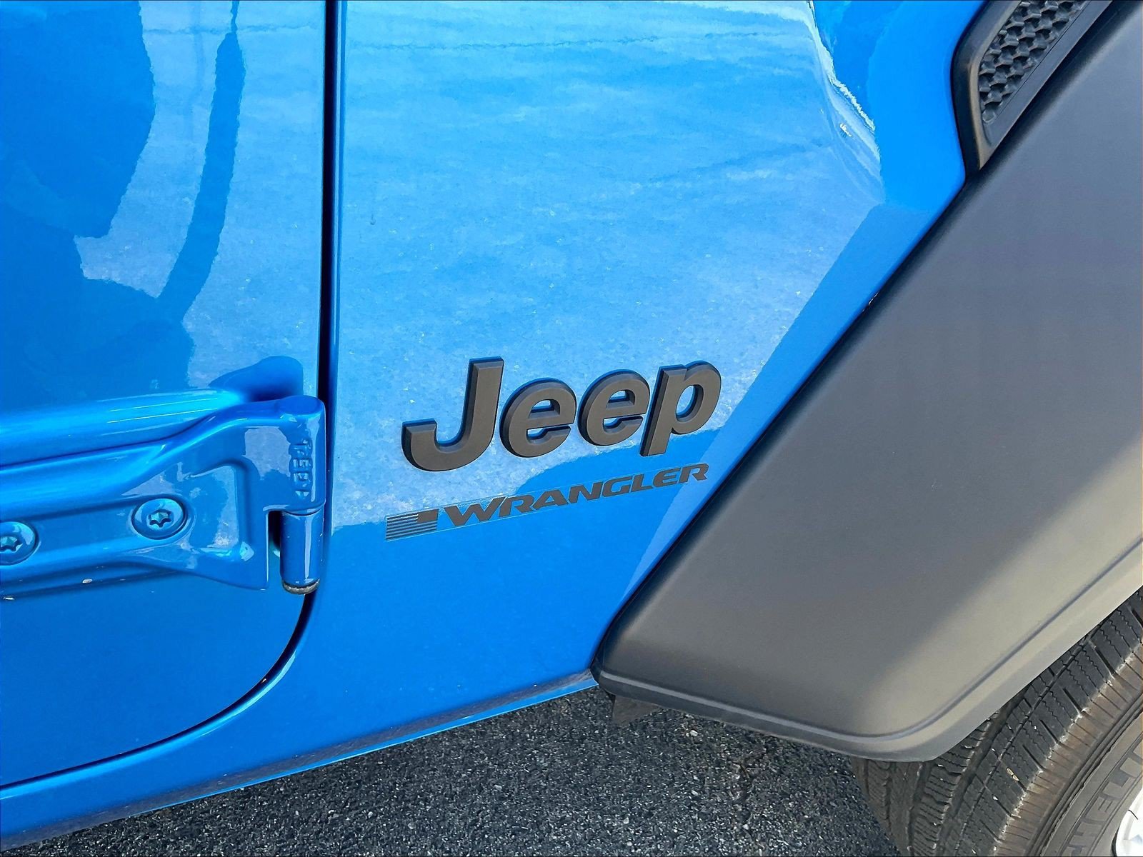 Used 2023 Jeep Wrangler Sport AWD/4WD image 24