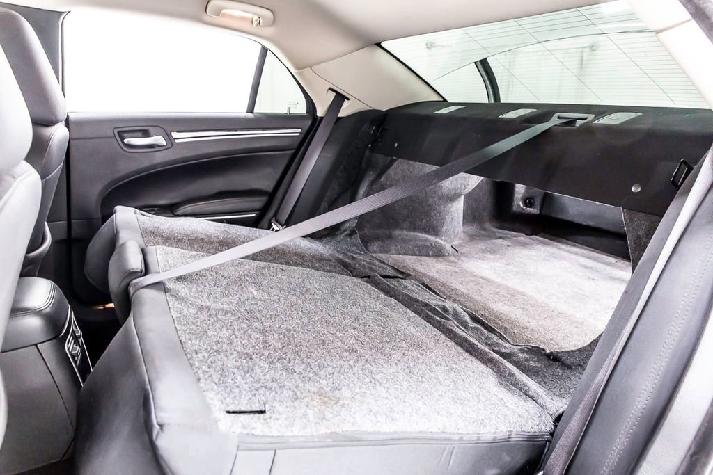 Used 2023 Chrysler 300 Touring w/ Sport Appearance Package image 30