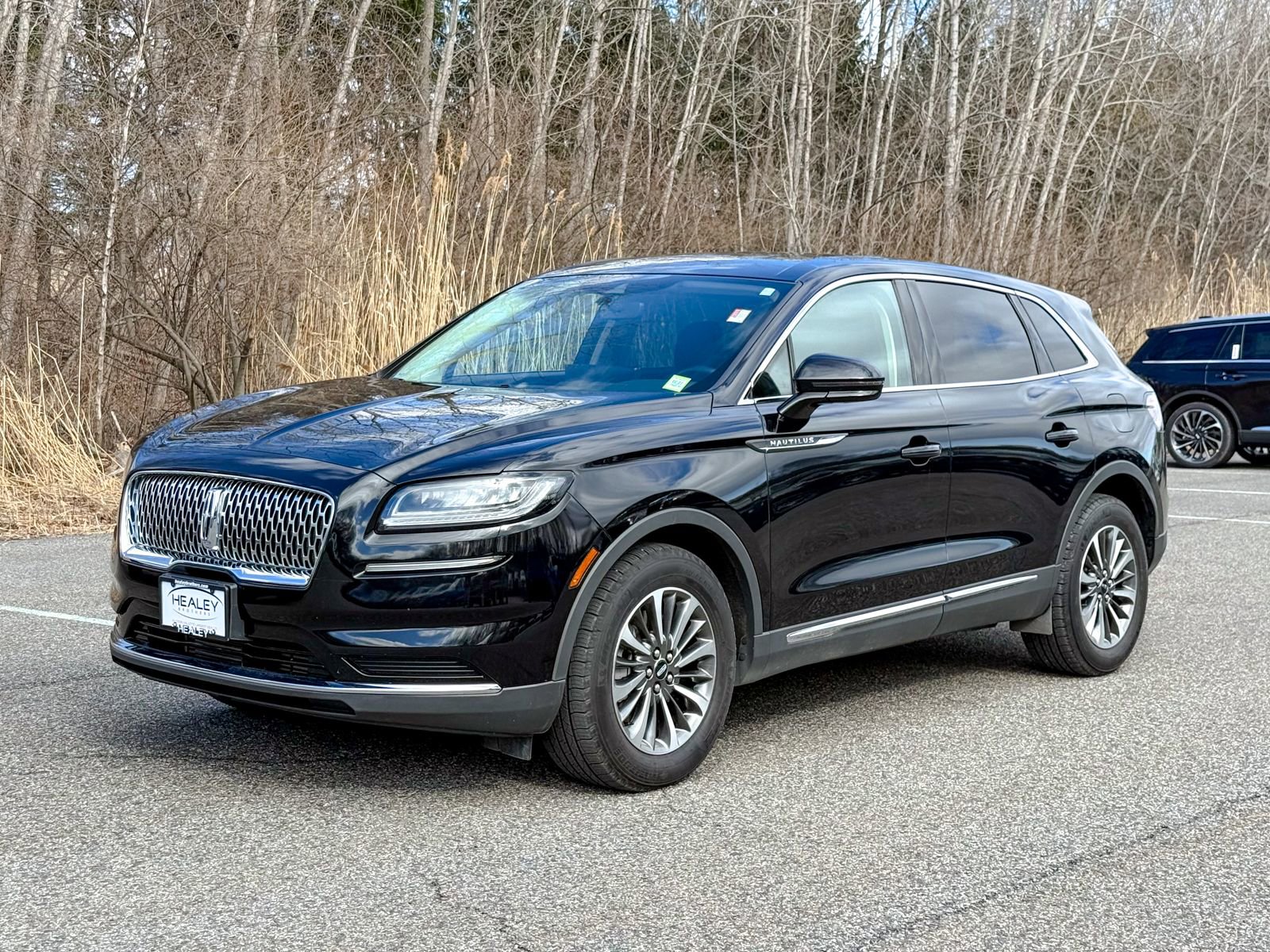 Used 2023 Lincoln Nautilus AWD w/ Premium Package image 3