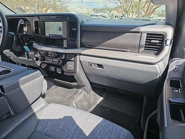 Used 2025 Ford F350 XLT w/ FX4 Off-Road Package image 8