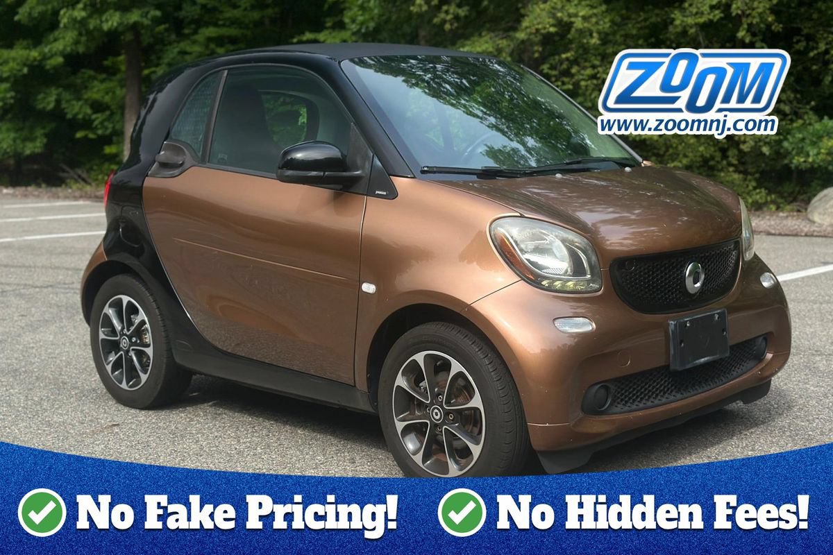 Used 2016 smart fortwo passion RWD image 1
