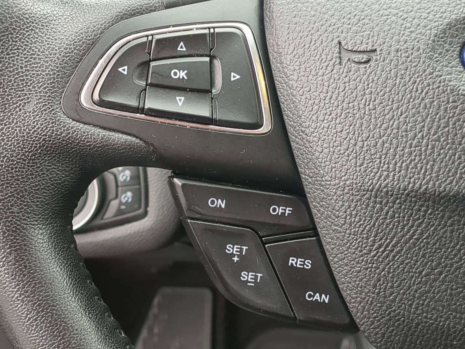 Used 2017 Ford Escape Titanium image 27