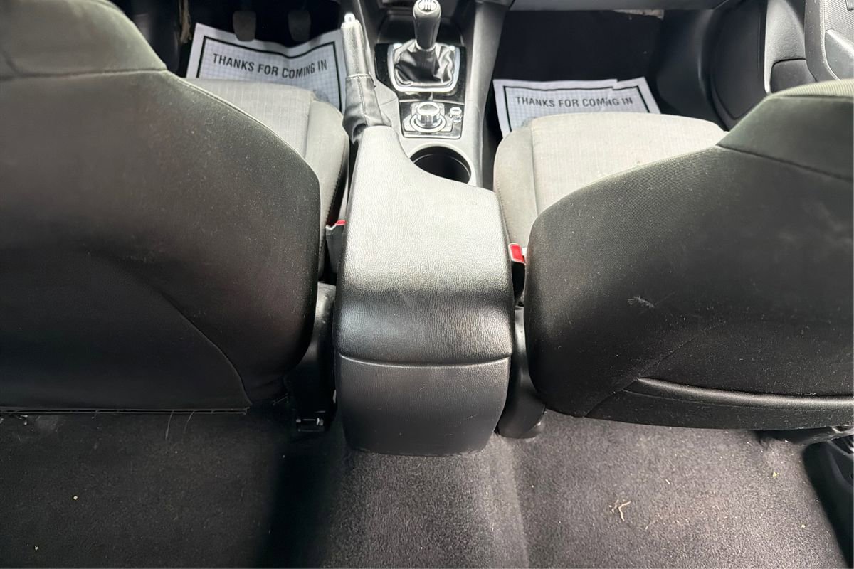 Used 2016 MAZDA MAZDA3 i Sport FWD image 19