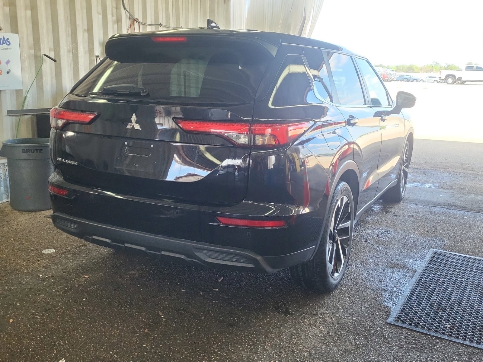 Used 2022 Mitsubishi Outlander ES AWD/4WD image 6