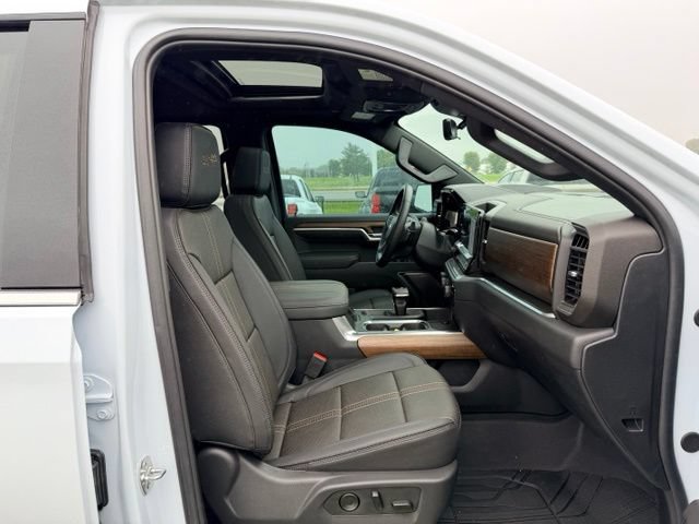 Certified 2026 Chevrolet Silverado 1500 High Country AWD/4WD image 11