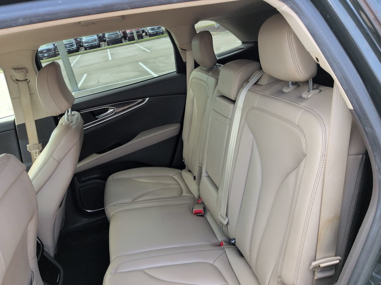 Used 2022 Lincoln Nautilus FWD w/ Premium Package image 14