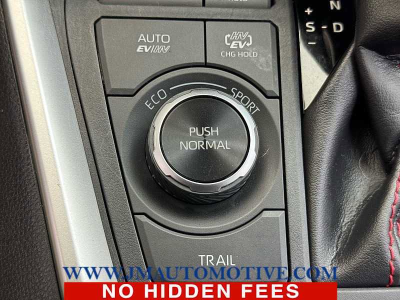 Used 2021 Toyota RAV4 SE w/ Weather & Moonroof Package image 36