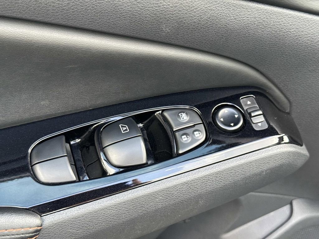 Certified 2025 Nissan Altima 2.5 SR FWD image 17
