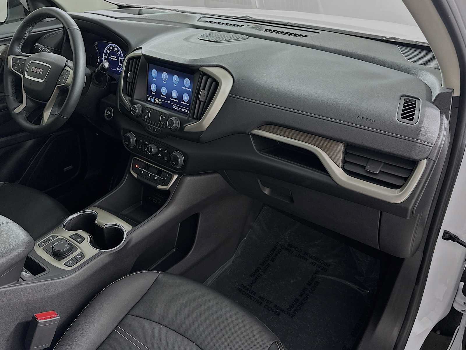 Used 2024 GMC Terrain Denali w/ Denali Premium Package AWD/4WD image 27