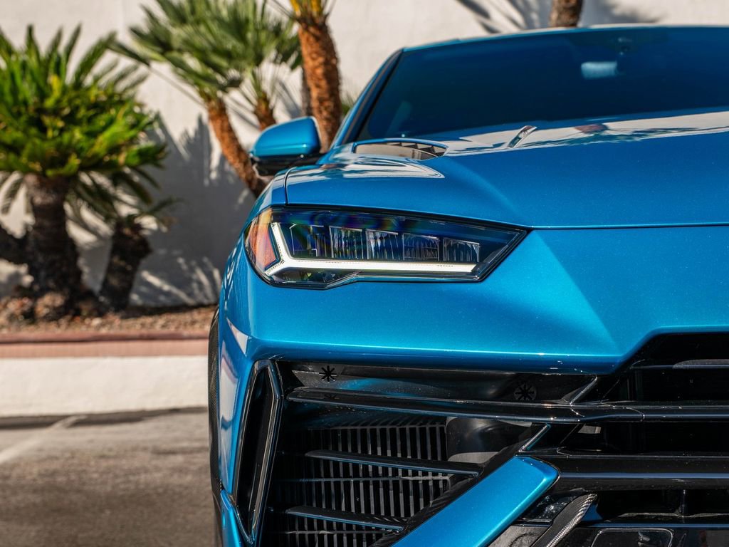 Used 2023 Lamborghini Urus Performante AWD/4WD image 17