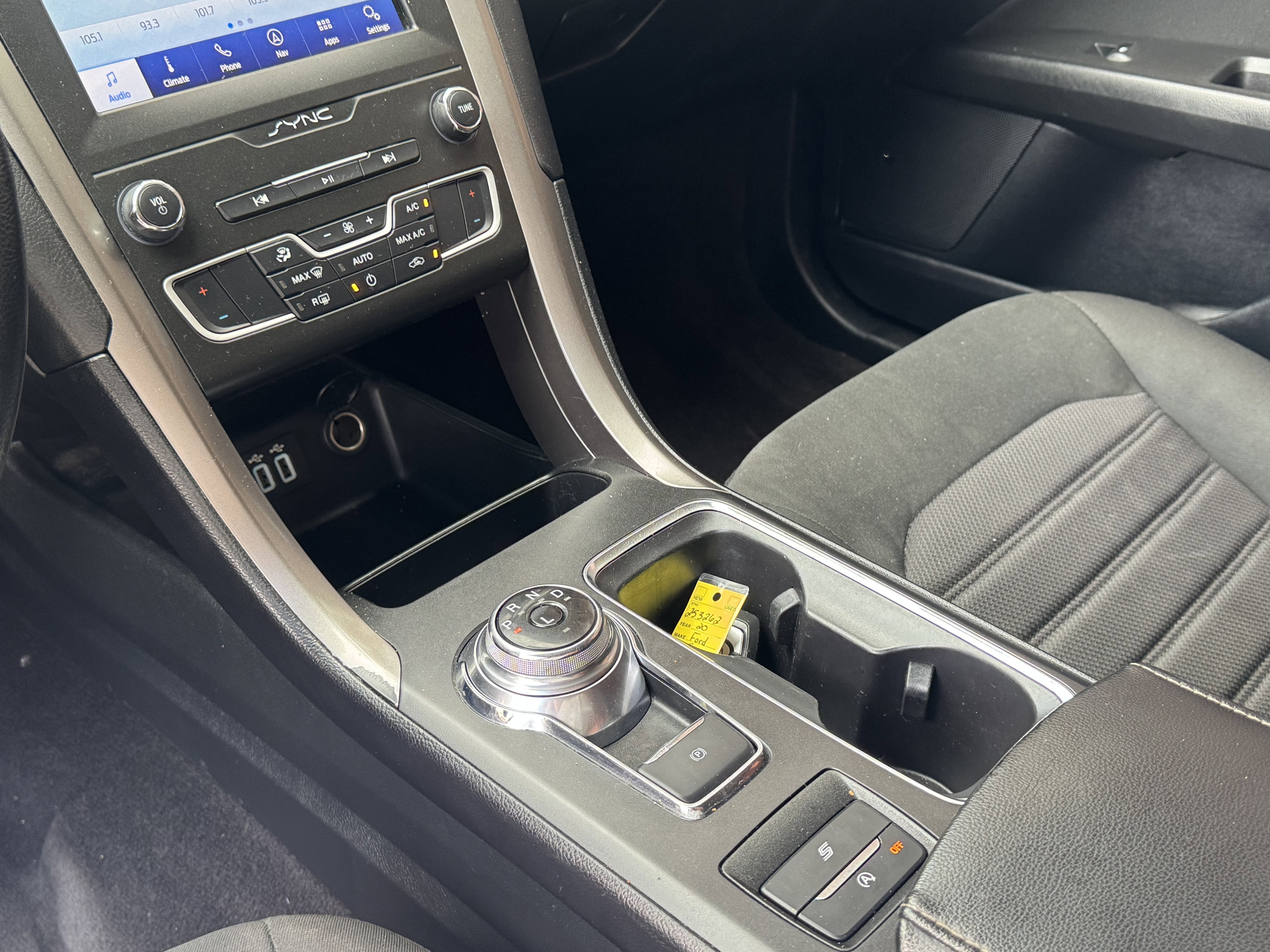 Used 2020 Ford Fusion SE image 19