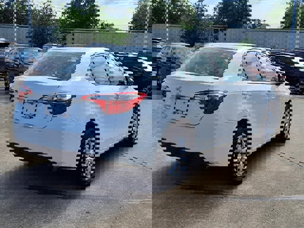 Used 2016 Toyota Corolla LE image 4