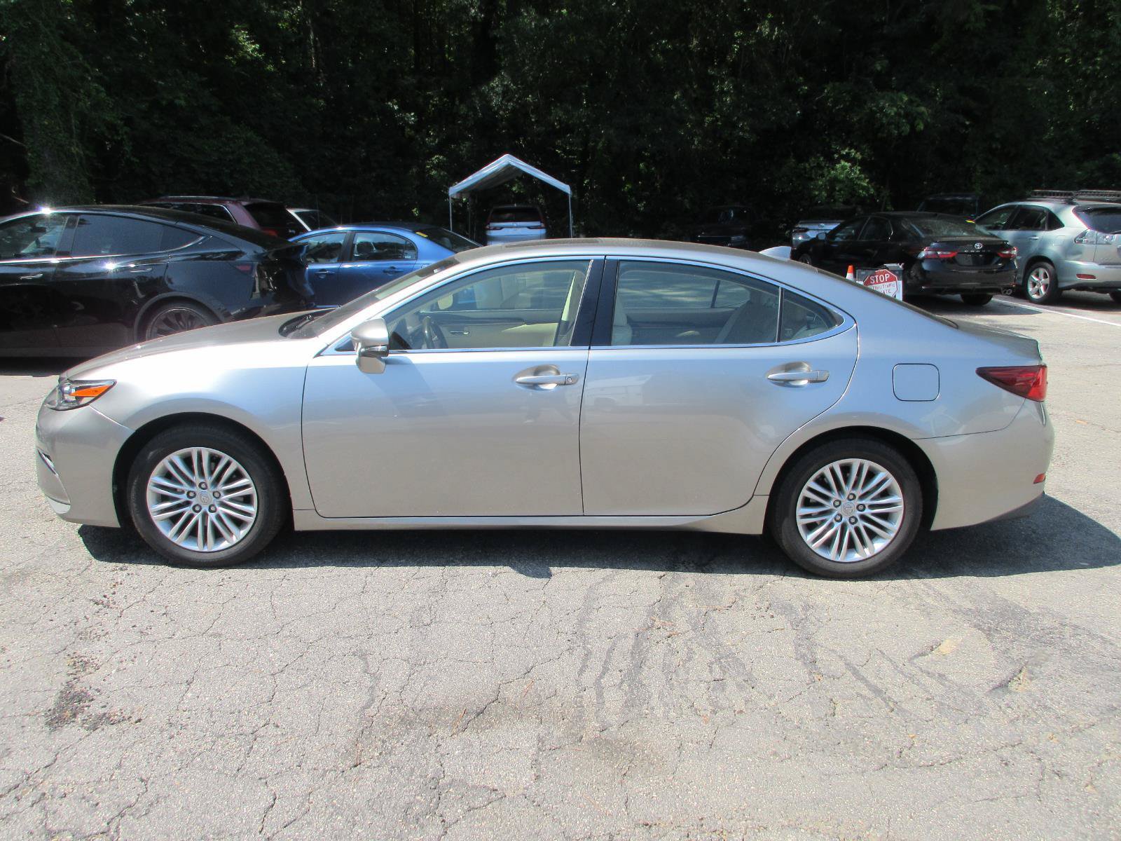 Used 2017 Lexus ES 350 w/ Premium Package FWD image 8