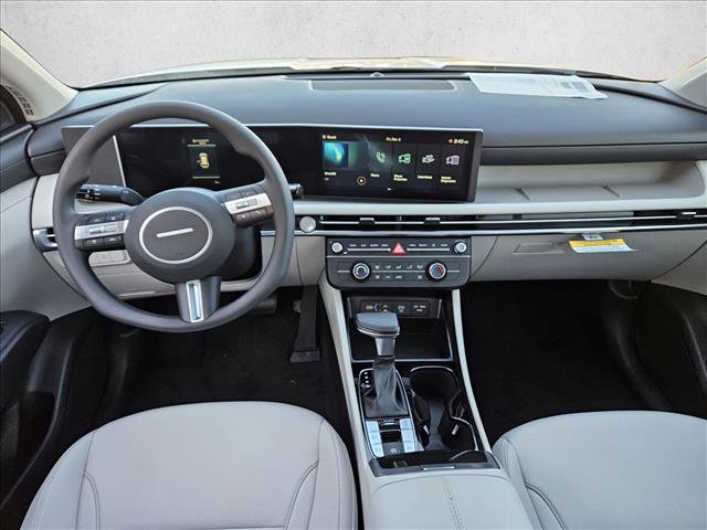 Certified 2025 Hyundai Tucson SE image 10