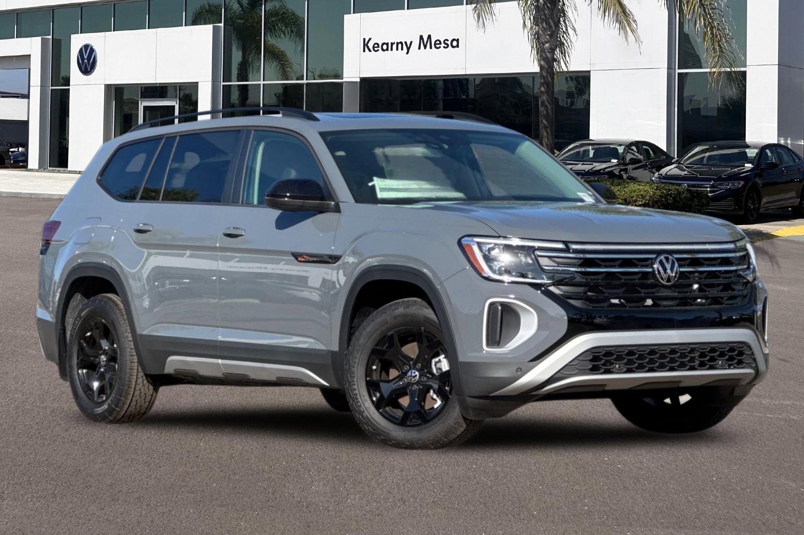 New 2025 Volkswagen Atlas Peak Edition SE image 2