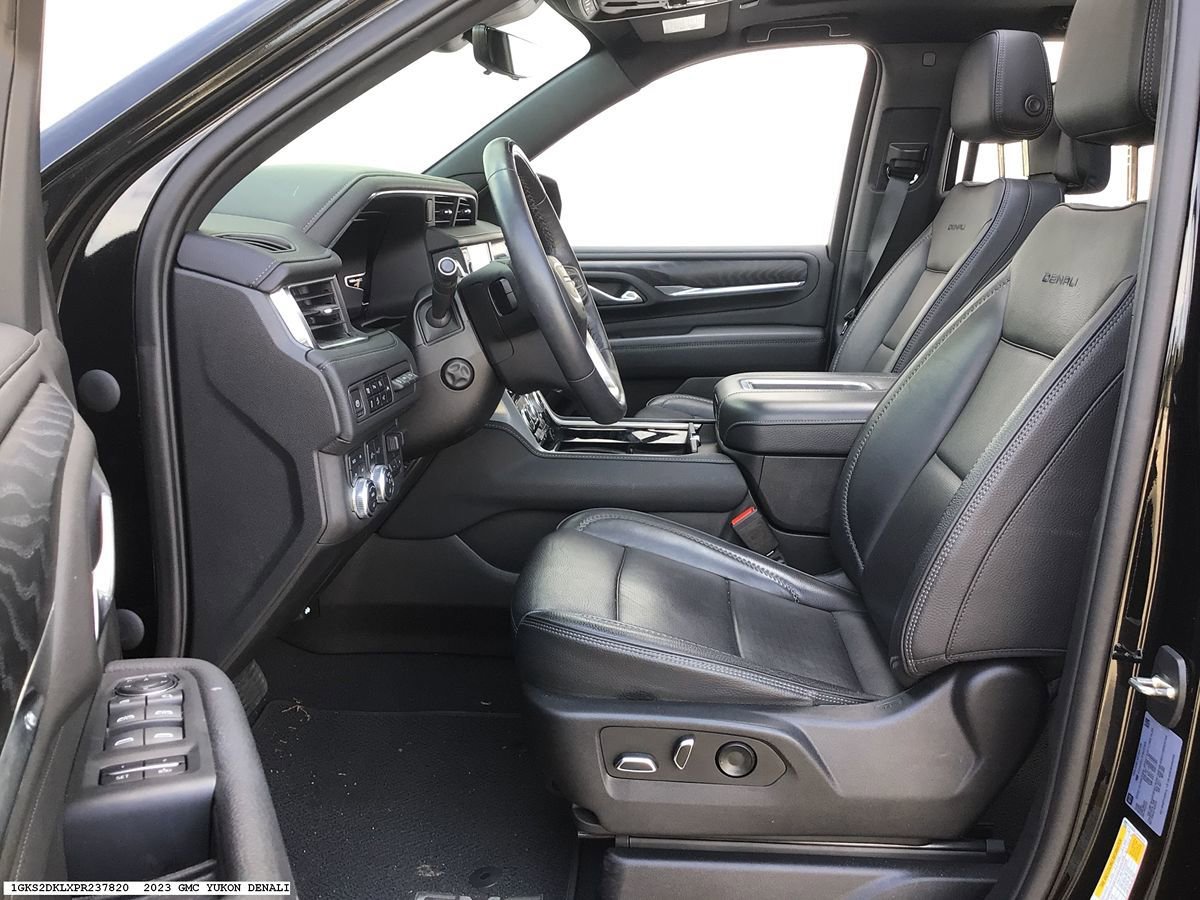 Used 2023 GMC Yukon Denali w/ Advanced Technology Package AWD/4WD image 8