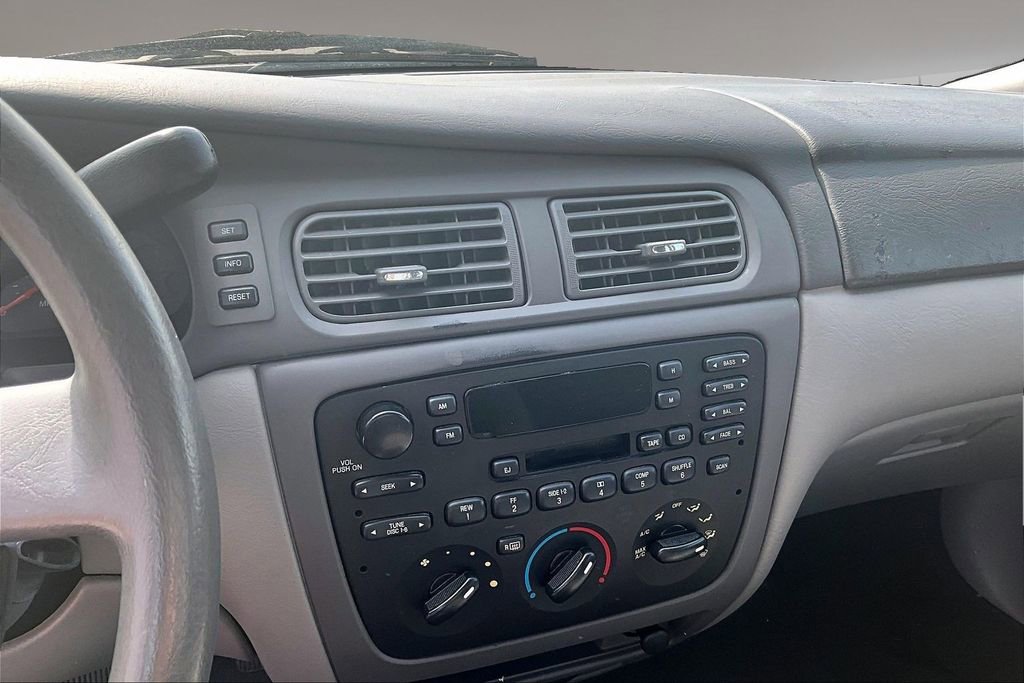 Used 2007 Ford Taurus SE FWD image 6