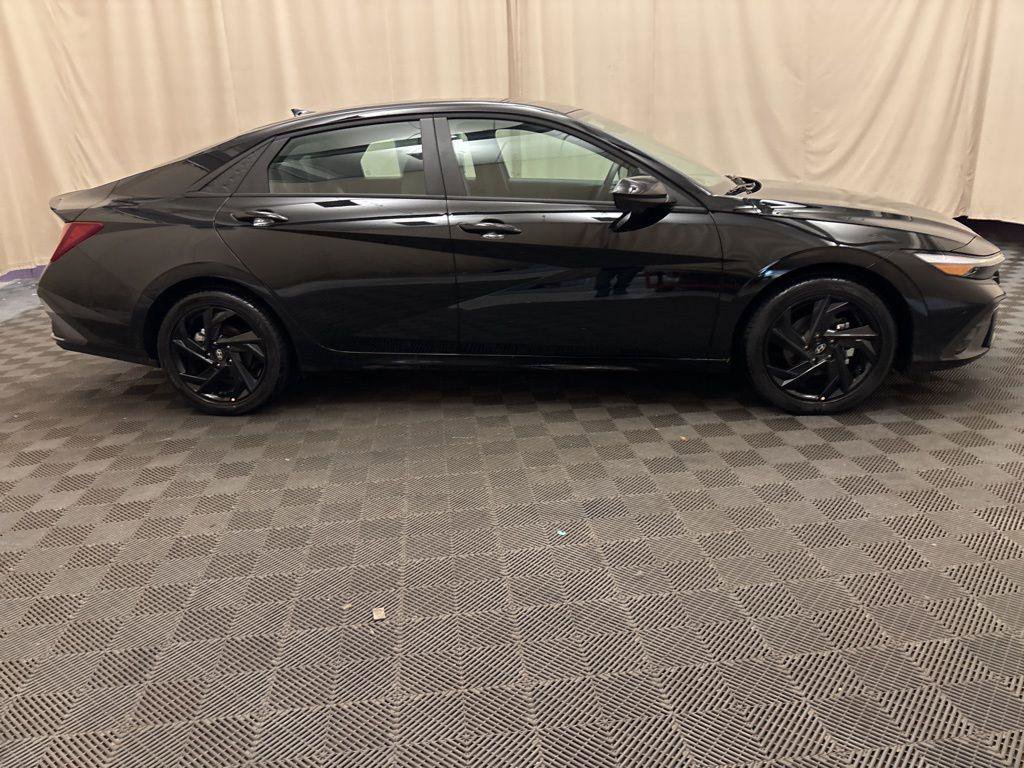 New 2026 Hyundai Elantra Sport image 4