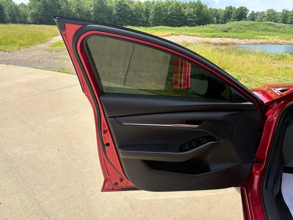 Used 2025 MAZDA MAZDA3 s FWD image 13